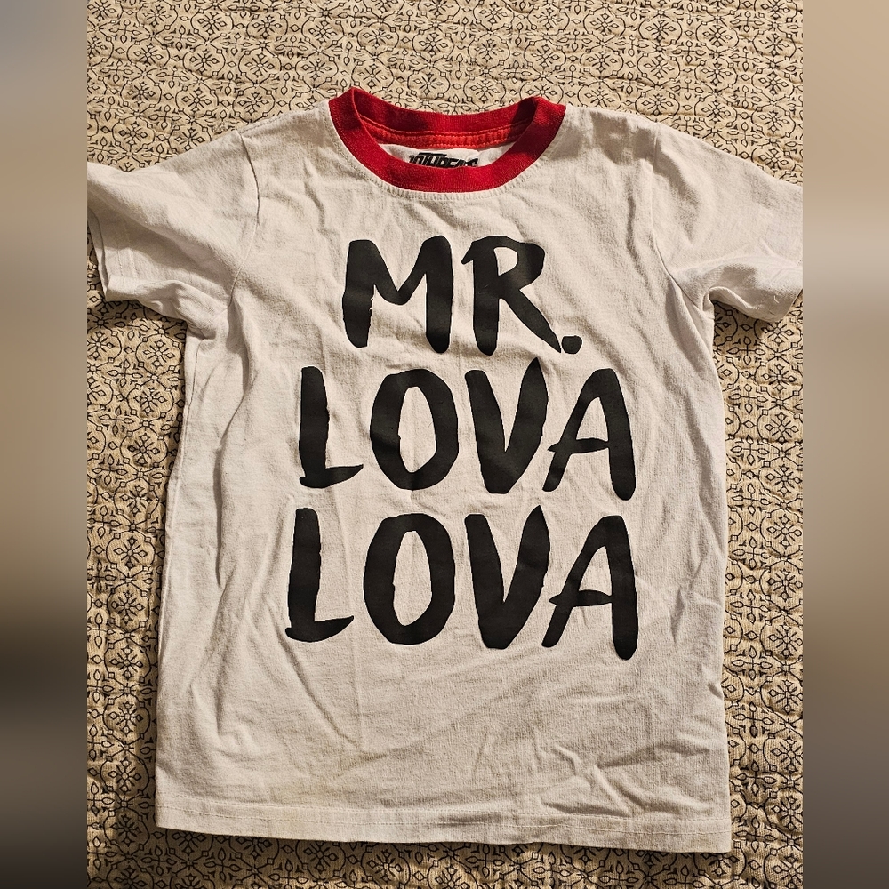 Kids size 7 shirt